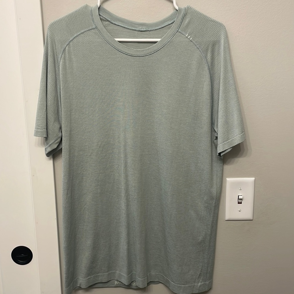 Lululemon Metal Vent Tech Tee Workout Shirt